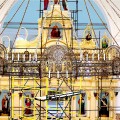 В Пензе под купол Спасского собора подняли люстру весом в 1,5 тонны - фотоэксклюзив