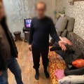 В Кузнецке отец убил сожителя дочери и прикрыл его тело ковром