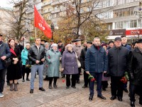 Открытие памятника Зубкову в Пензе не привлекло внимания горожан, напомнив стыдливо скомканные похороны «вчера» - фото, видео