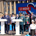 День России: выпуск молодых офицеров, вальс и прохождение маршем увидели пензенцы на главной площади города. Фоторепортаж