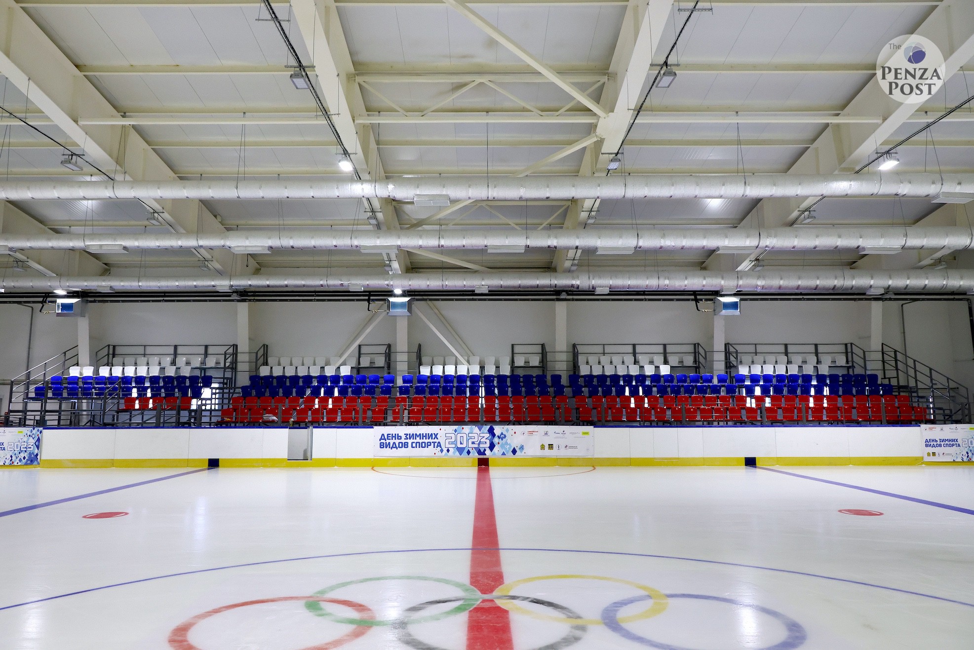 Спортивно-ледовый комплекс «Хрустальный» распахнул двери для первых ребятишек. Нацпроект «Демография» в Пензе в 24 фото