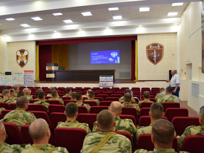 В Заречном для росгвардейцев провели просветительскую акцию