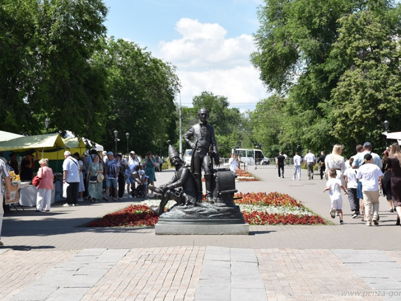 В Пензе прошли ярмарки и концерты