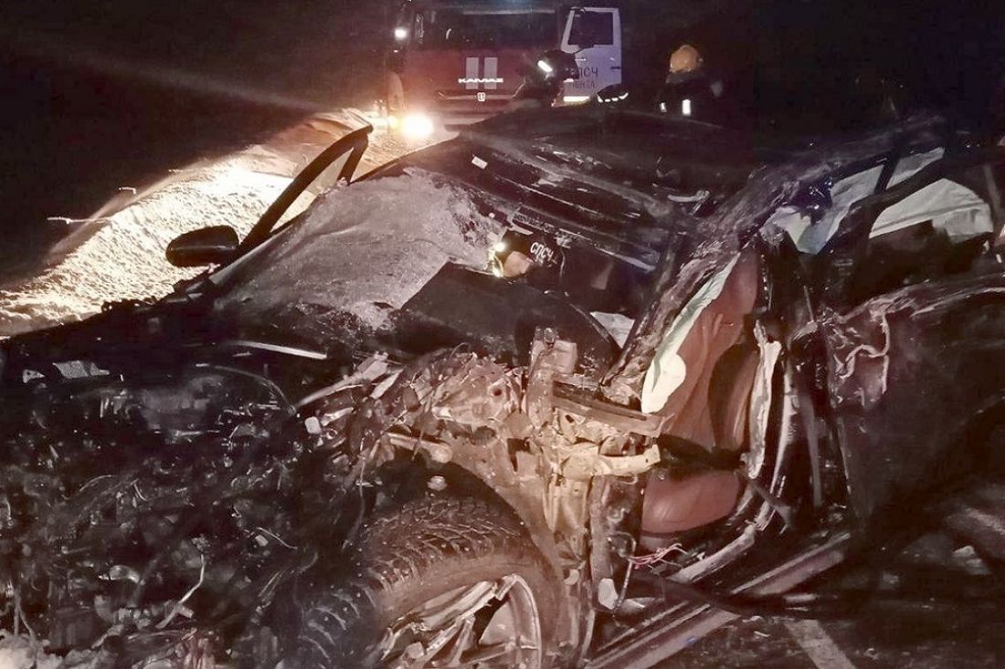 Тело Погибшего В Аварии Под Пензой Водителя Извлекали Из Авто Спасатели