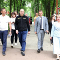 Мельниченко посетил парк Белинского и поддержал идею увековечения памяти Александра Самокутяева. Фоторепортаж