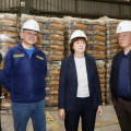 Олег Мельниченко посетил никольский завод «Азия Цемент»